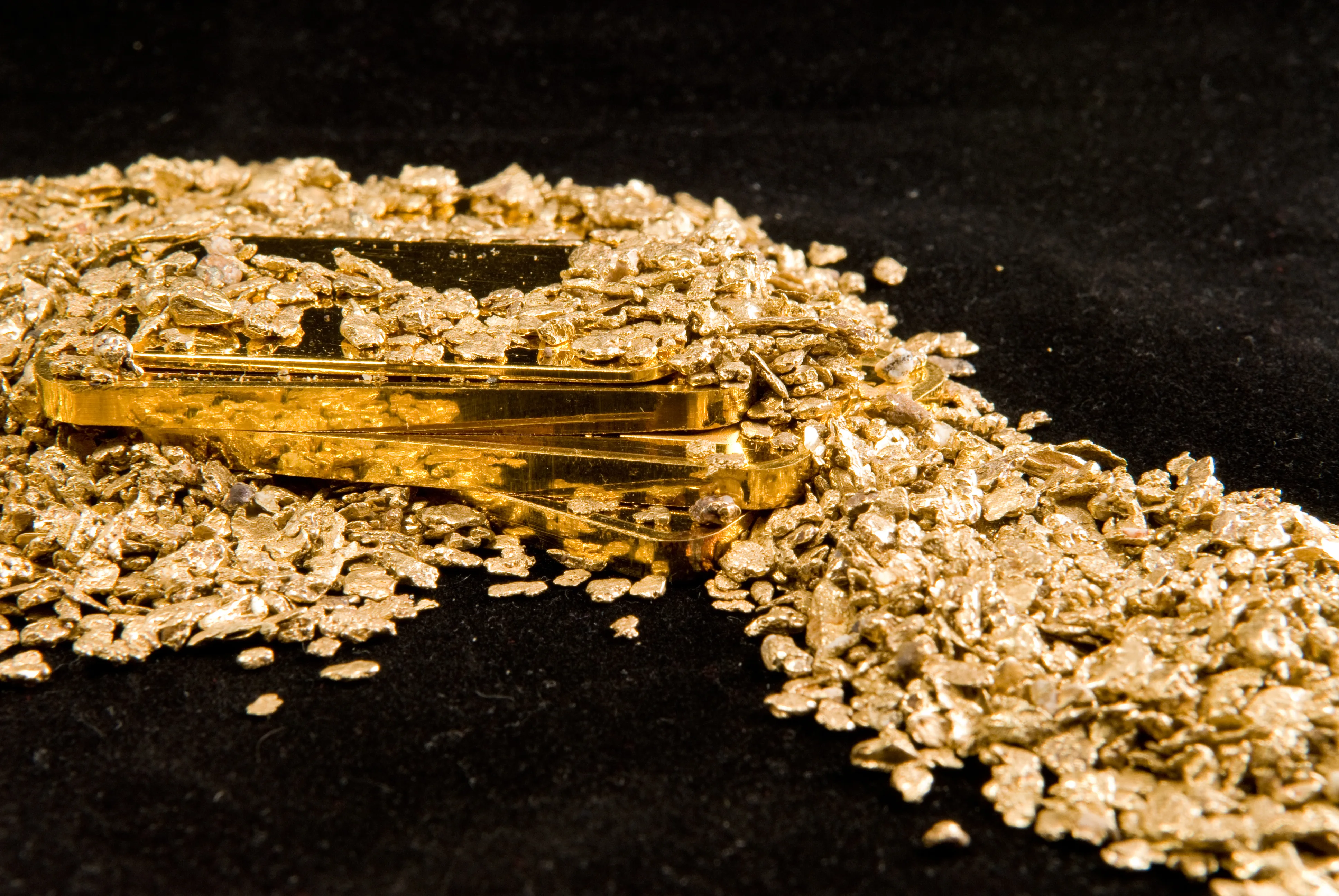 Gold refining service at Aeterno Refinery Dubai